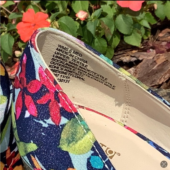 Apt 9 Floral Platform Heels - Size 6 - Picture 4 of 9